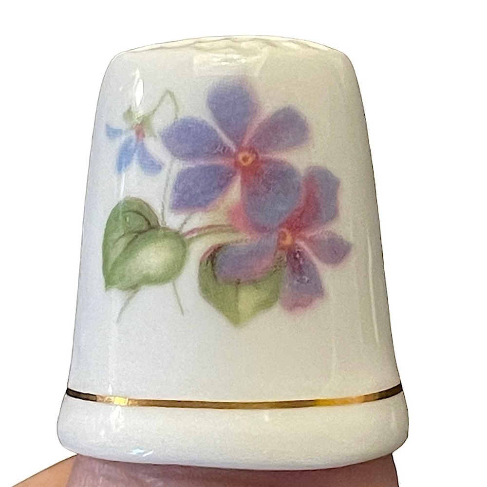 ASHLEYDALE Fine Bone China Violet Flower Grandmother Thimble